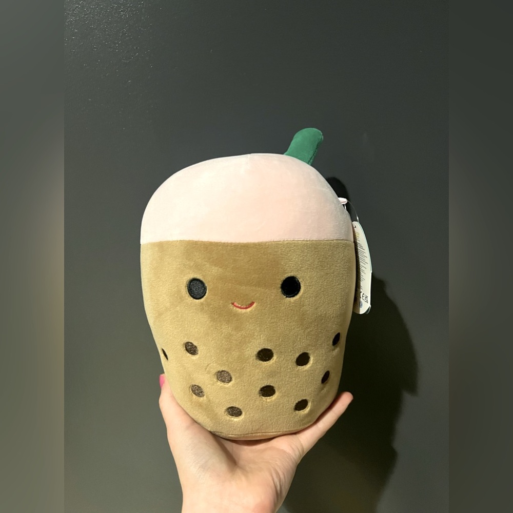 NWT Squishmallow Bernice the Boba